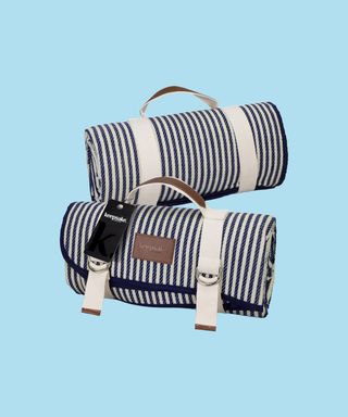 Keepsake striped picnic blanket with carry straps, from the approved Design pack.